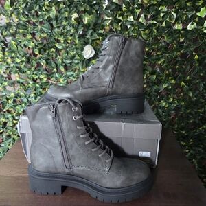 Dark Grey Platform Lace-Up Boots Style & Co Zaharaa Women's Size 6.5